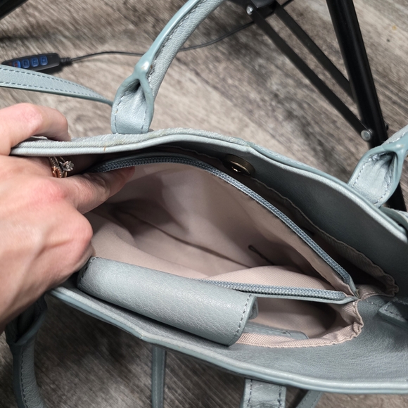 lauren conrad tulip mini crossbody - Picture 2 of 3